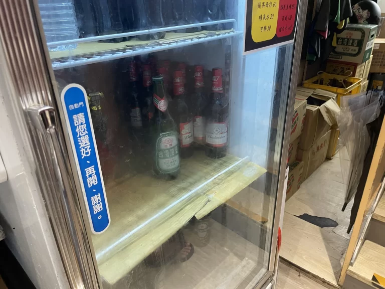 ドリンクの冷蔵庫