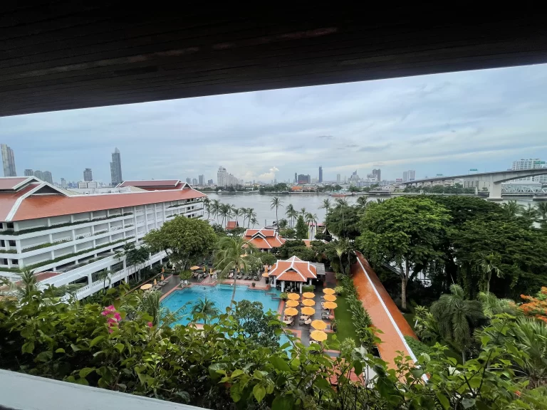 日中のガーデン・リバービュー