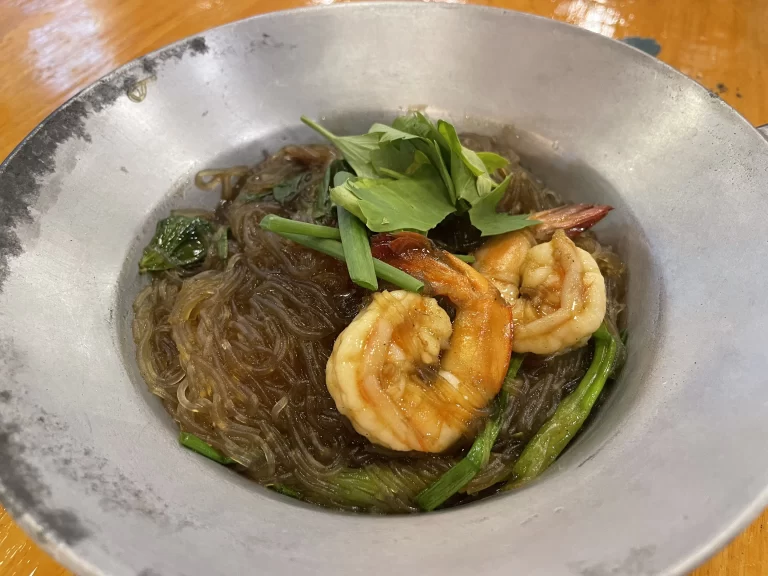 クンオップウンセン（春雨とエビの醤油蒸し）