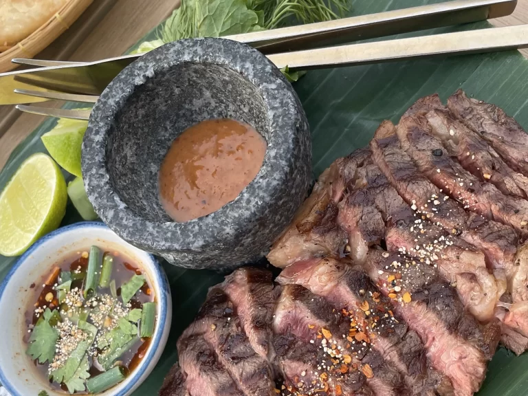 リブアイステーキのソース