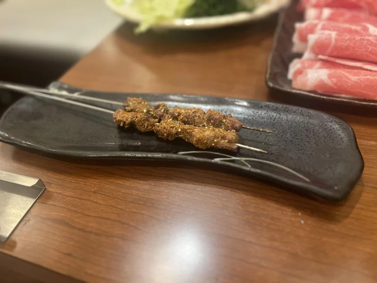 ラム肉の串焼き