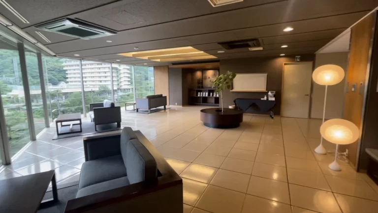 絹の渓谷　碧流　ロビー