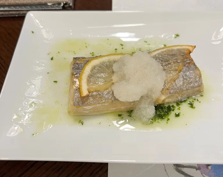 絹の渓谷　碧流　太刀魚