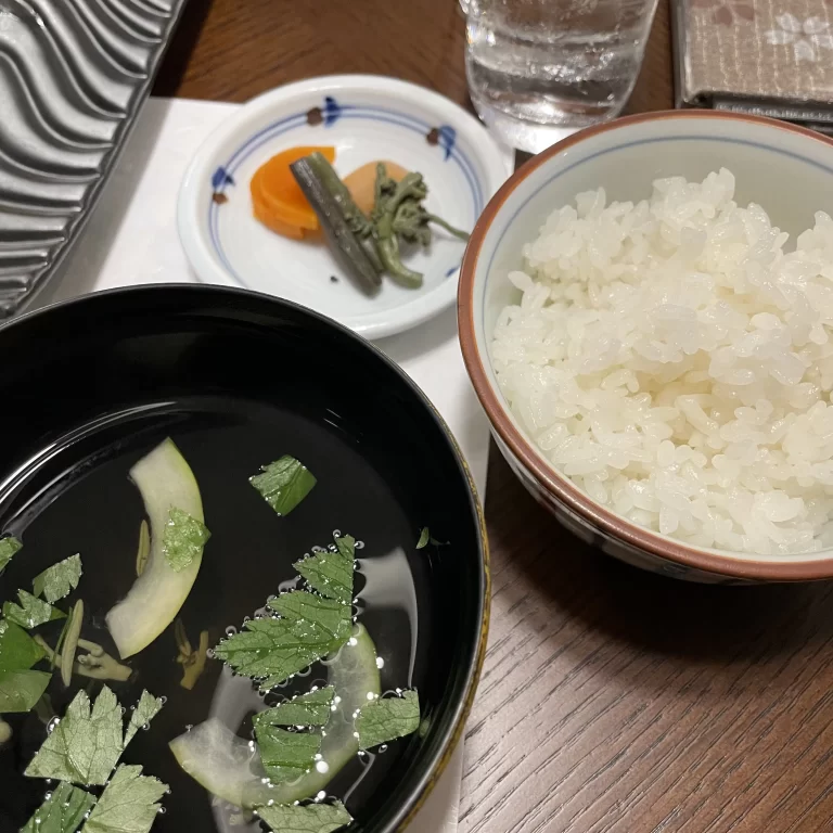絹の渓谷　碧流　ご飯