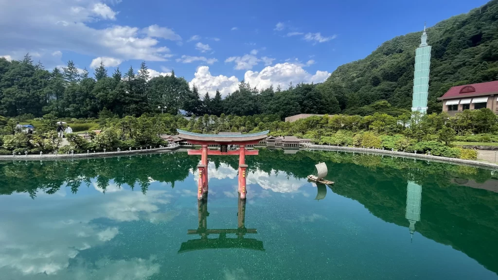 東武ワールドスクウェアの厳島神社