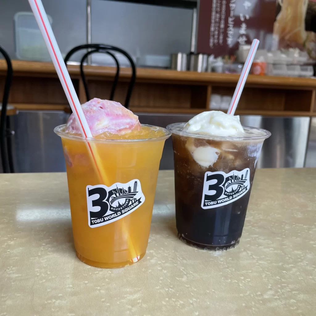 東武ワールドスクウェアのラーメンハウス「カーニバル」のフロート