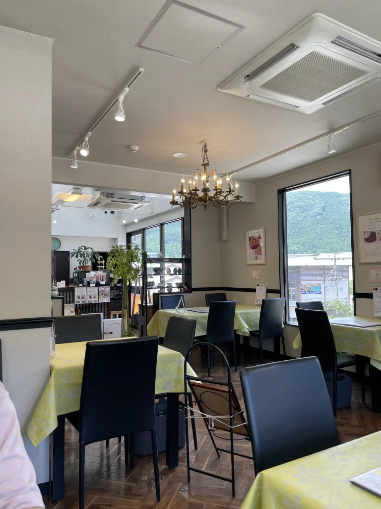 鬼怒川温泉駅前　れすとらん　たしろ　店内