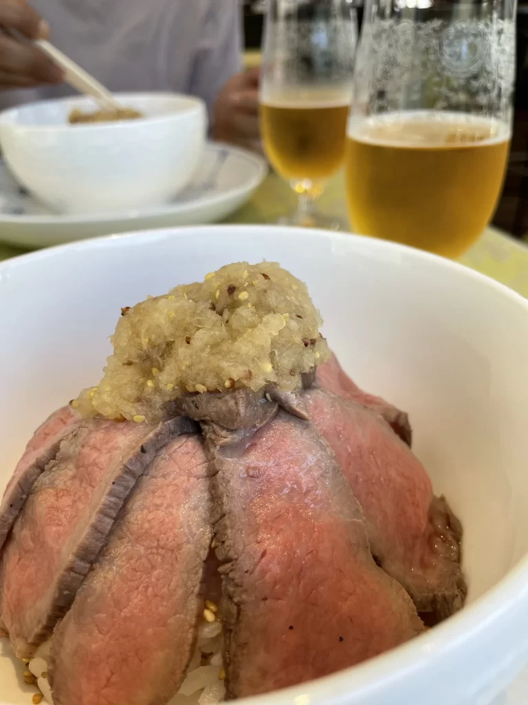 鬼怒川温泉駅前　れすとらん　たしろ　ローストビーフ丼