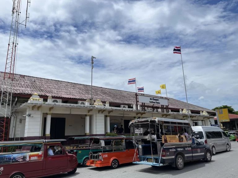 アユタヤ駅前