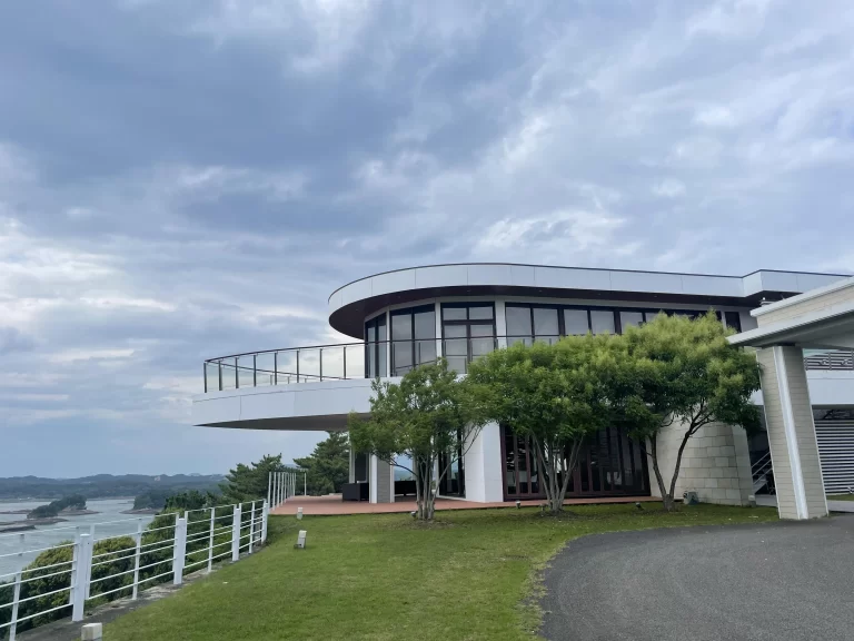 フロントのある棟