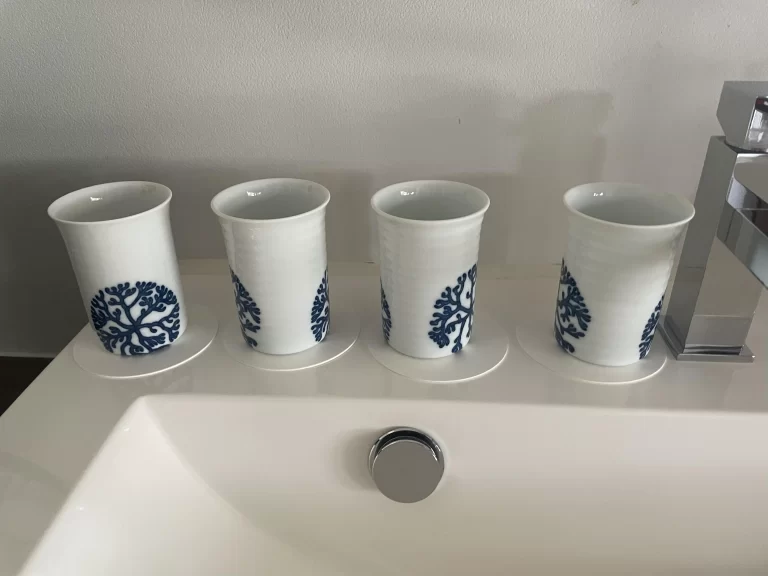 洗面所のコップ