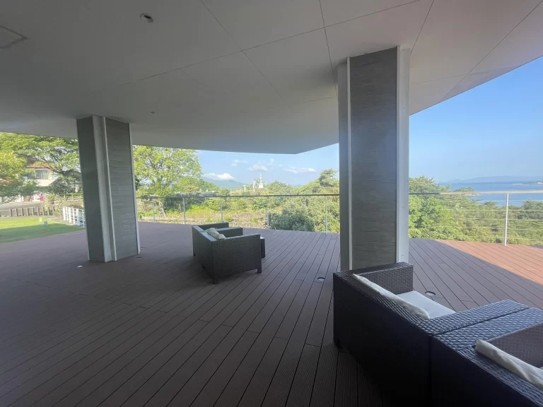 ラウンジテラス①