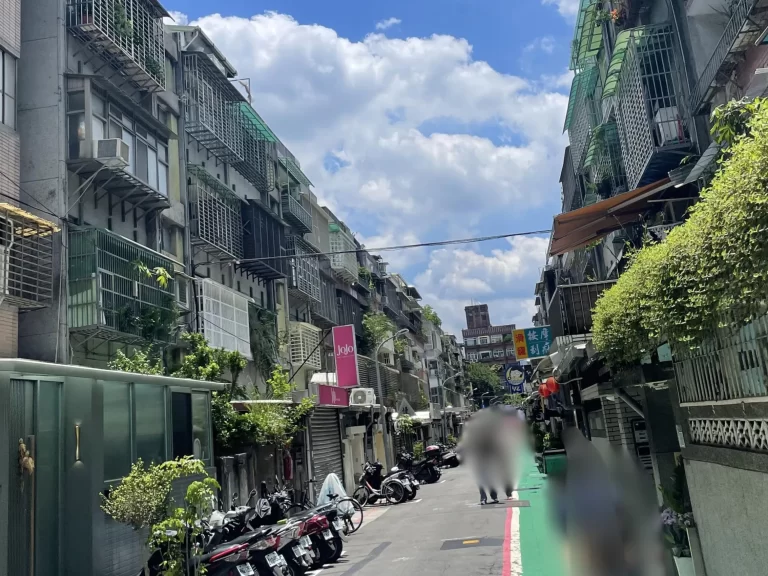 お店までの道（住宅街）