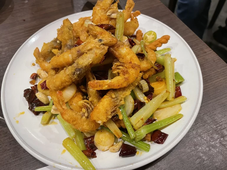 揚げ芝エビの辛口炒め