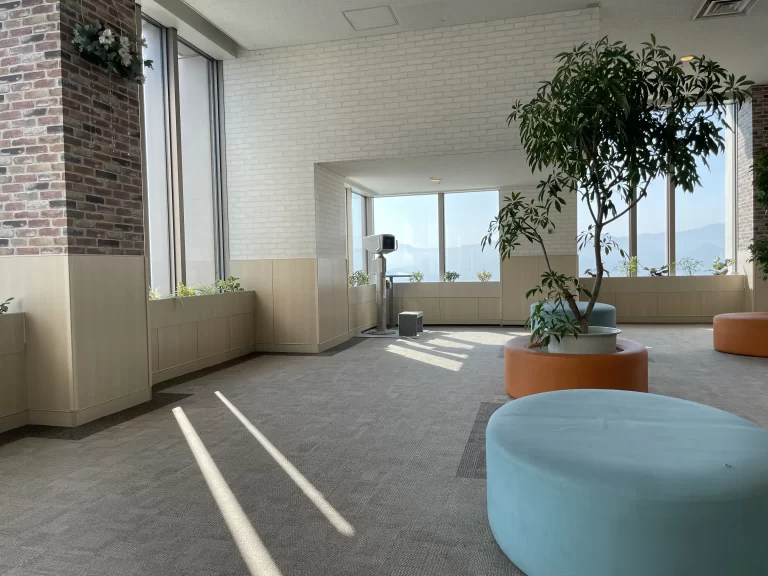 霞城セントラル ロビー