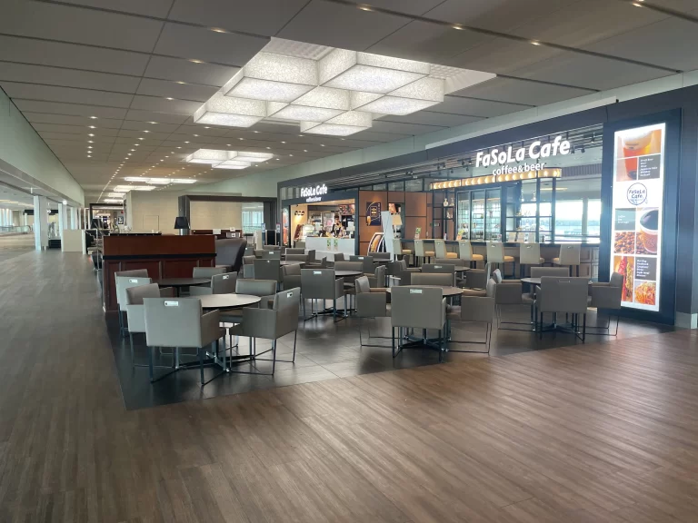 成田空港　国際ターミナル　FasoLA Cafe