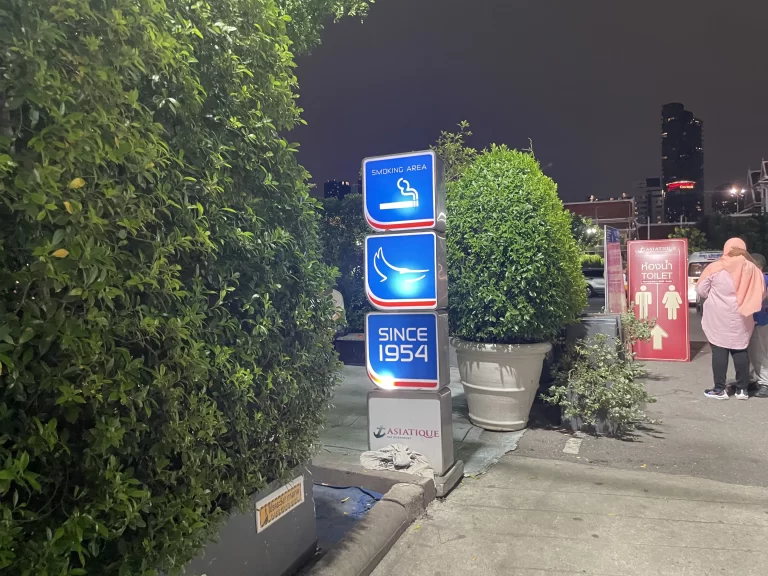 Asiatique Skyの下の喫煙所