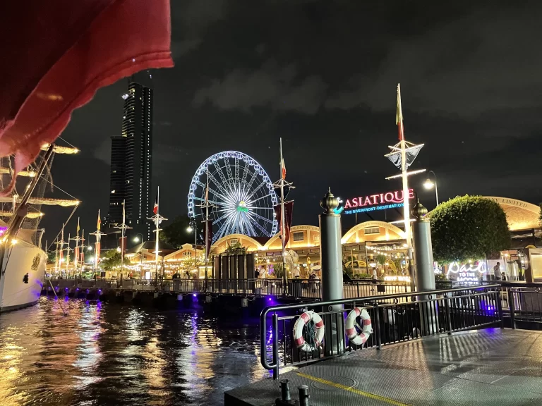 アジアティークの夜景