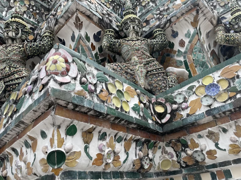 ワット･アルンの大仏塔の装飾②