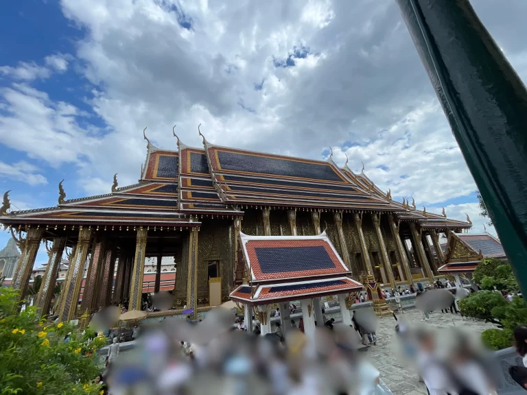 横から見た本堂