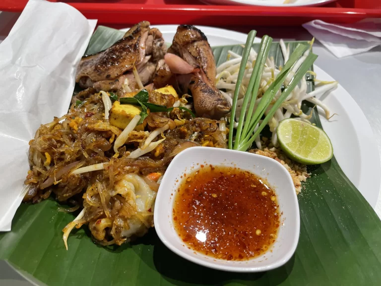 PAD THAI TA LU KODE KAI YANG(GRILLED CHICKEN)