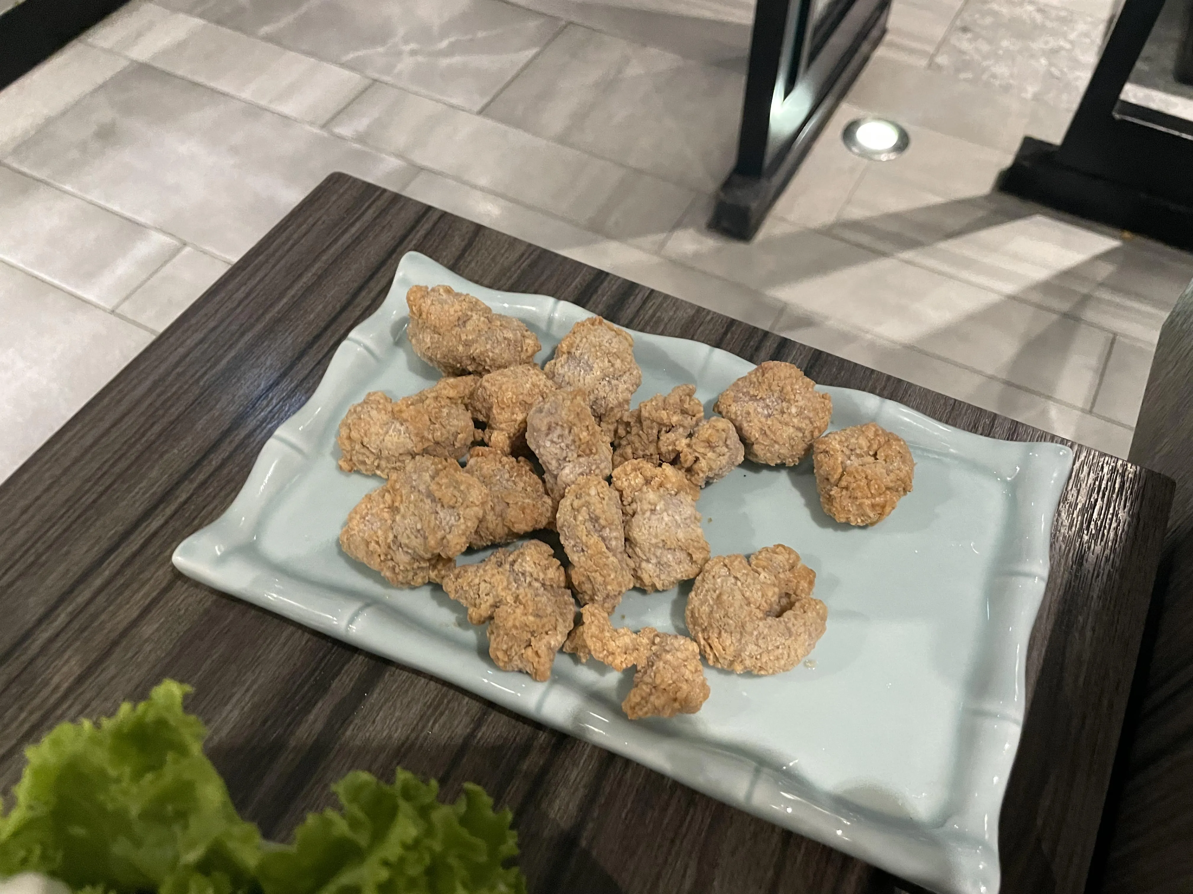 骨付きばら肉の唐揚げ