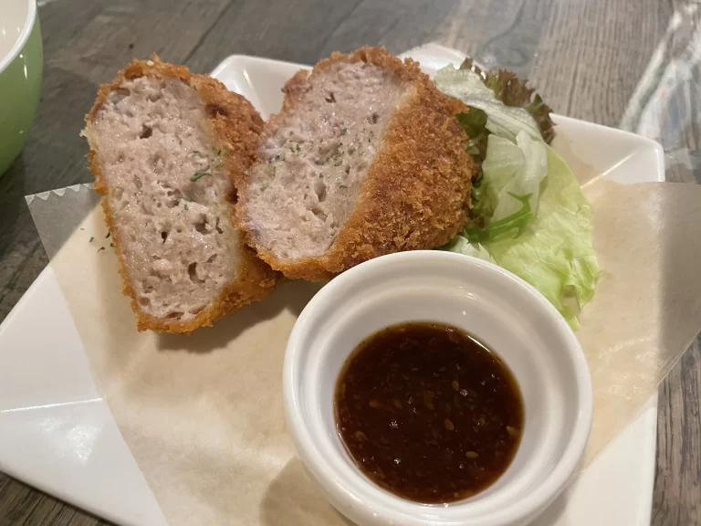 あぐーメンチカツ